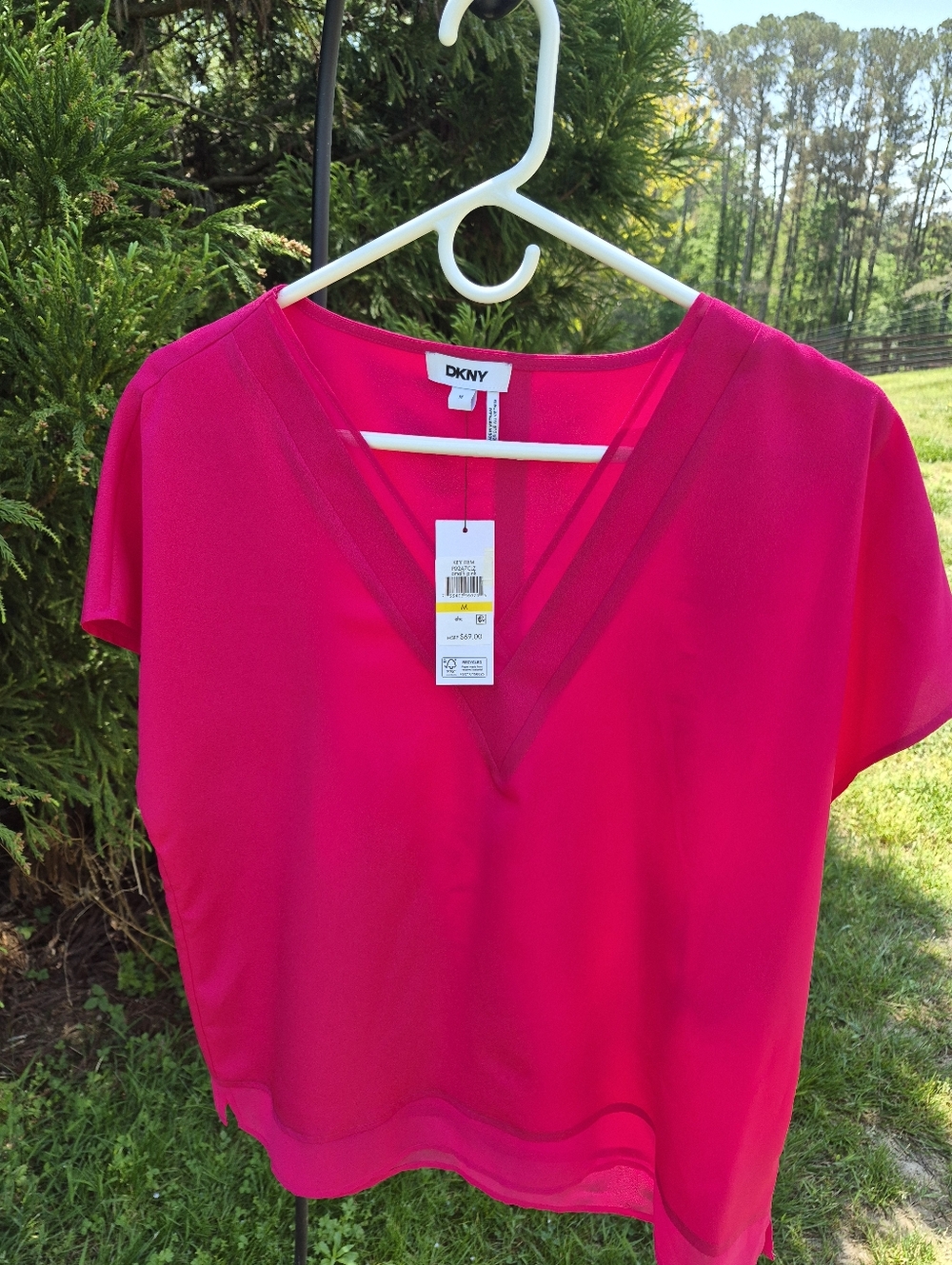 NWT DKNY V-Neck Short Sleeve Blouse in Bright Fuchsia Medium